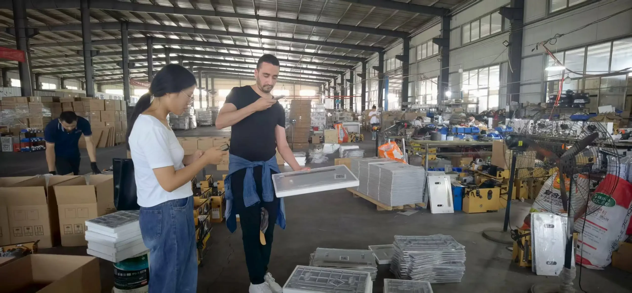 International client visiting Ruiqi factory
