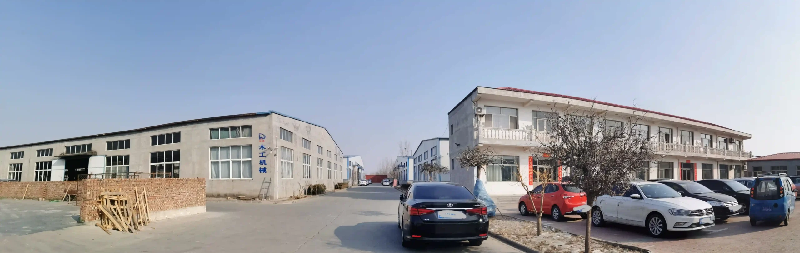 Ruiqi Woodworking Machinery office workspace